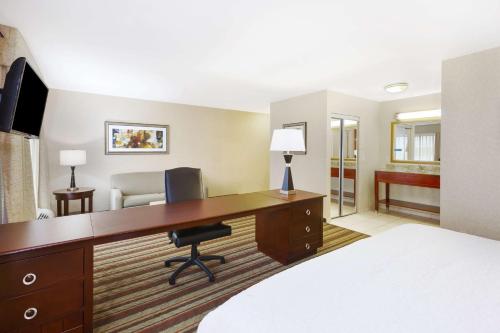 hampton inn detroit southgate