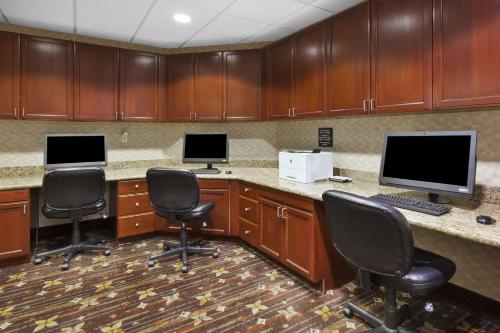 hampton inn detroit southgate