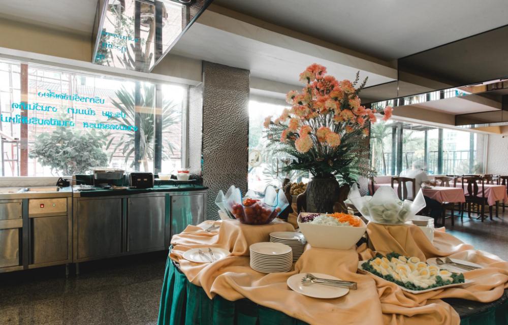 convenient park bangkok hotel