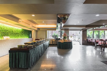 convenient park bangkok hotel