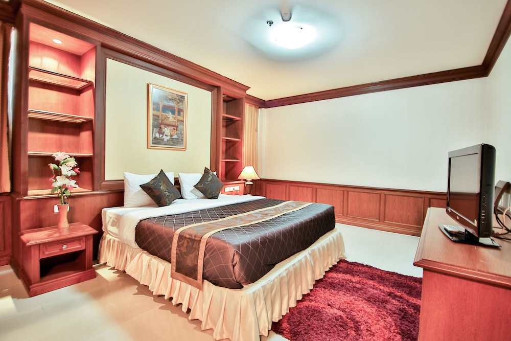 convenient park bangkok hotel