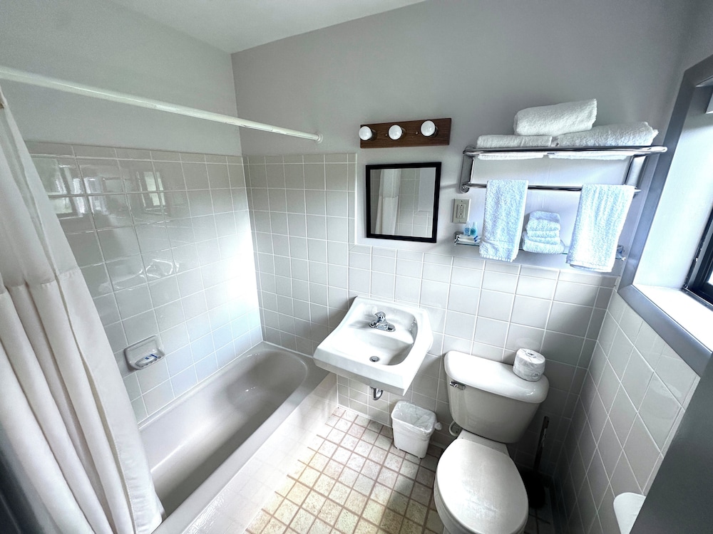 budget host inn manistique