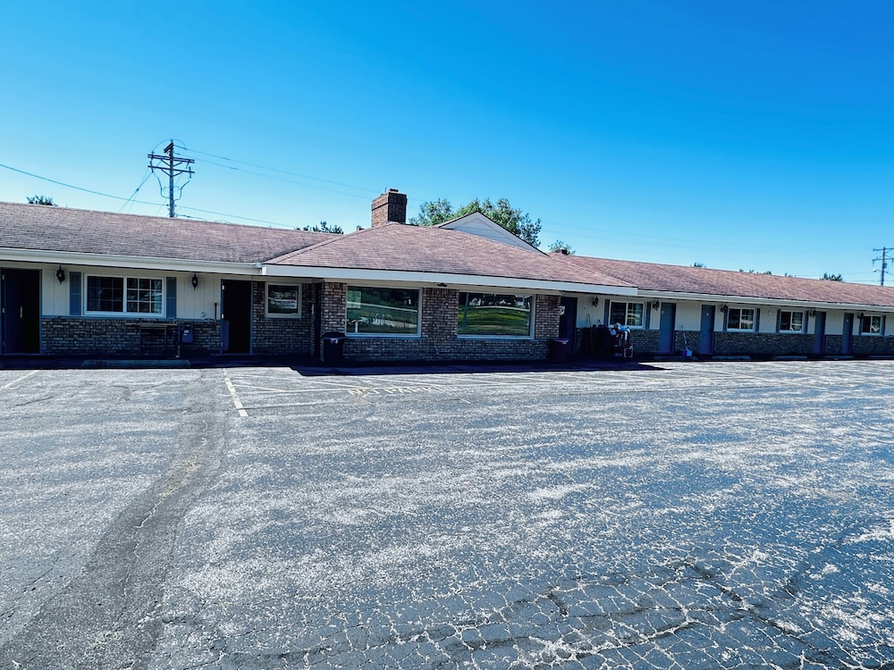 budget host inn manistique
