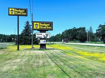 budget host inn manistique