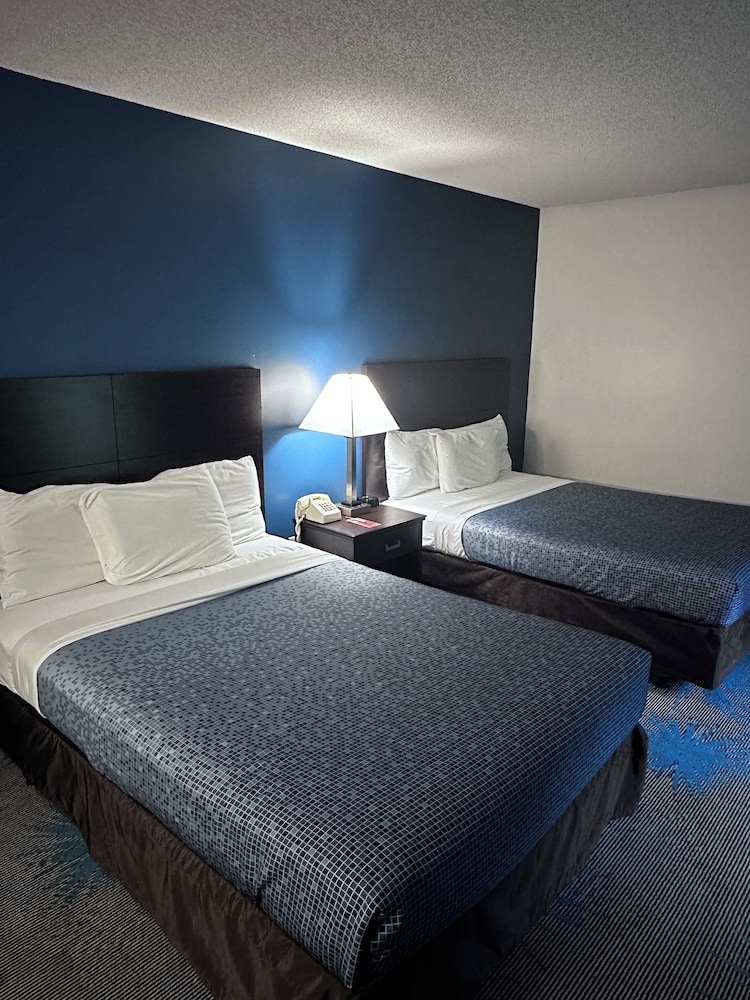 budget host inn manistique