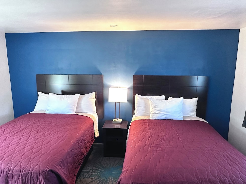 budget host inn manistique