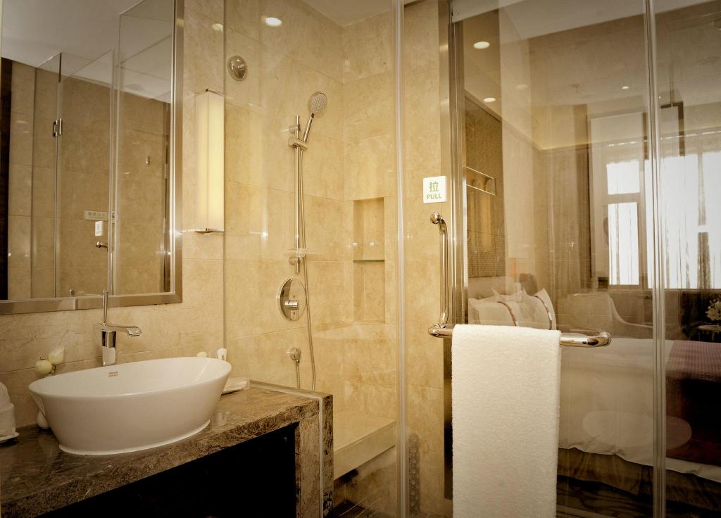 holiday inn xian big goose pagoda by ihg