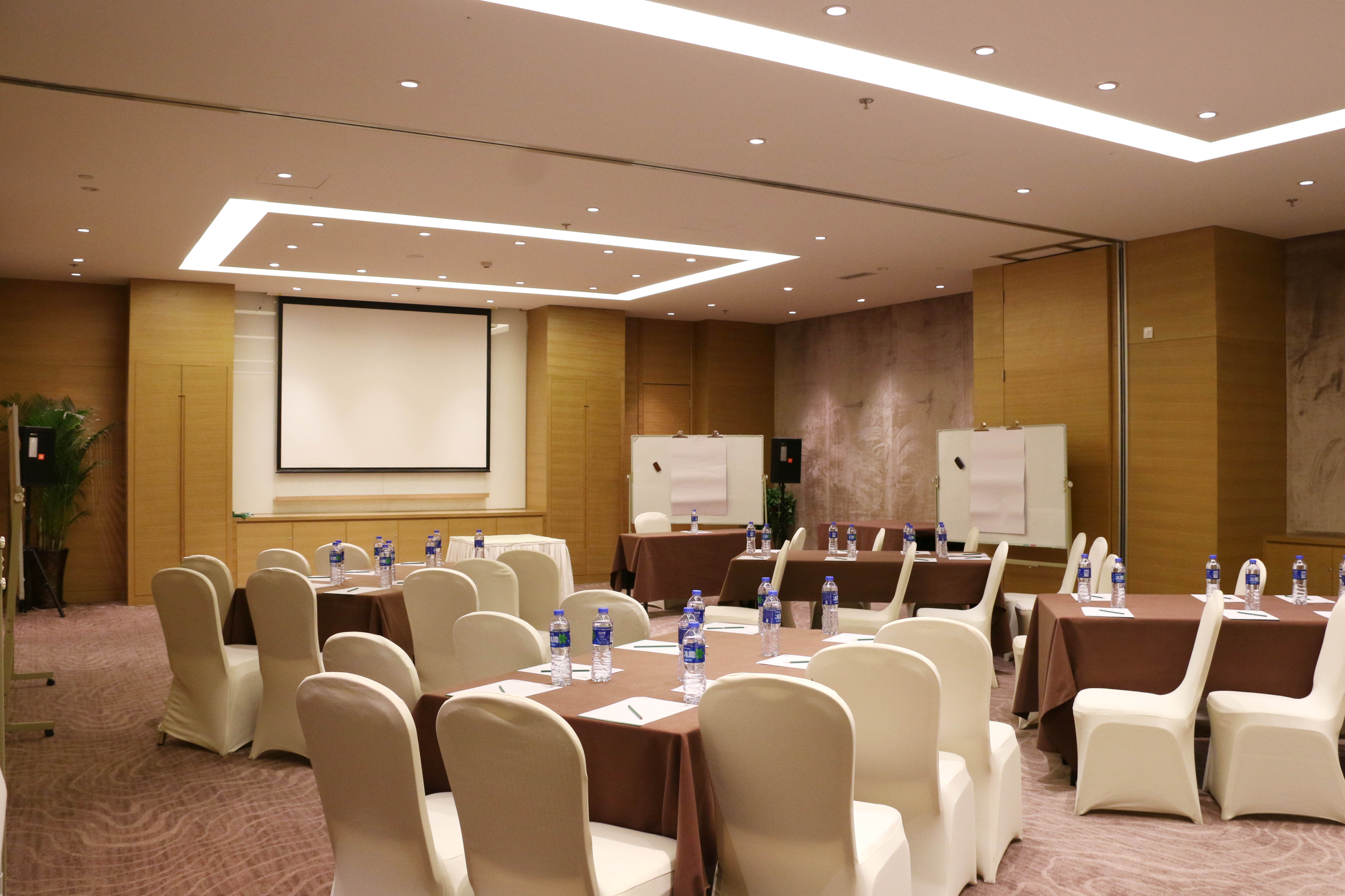 holiday inn xian big goose pagoda by ihg