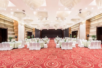 holiday inn xian big goose pagoda by ihg