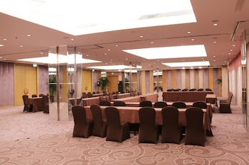 holiday inn xian big goose pagoda by ihg