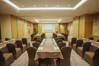 holiday inn xian big goose pagoda by ihg