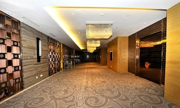 holiday inn xian big goose pagoda by ihg