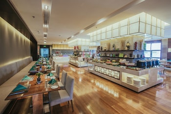 holiday inn xian big goose pagoda by ihg