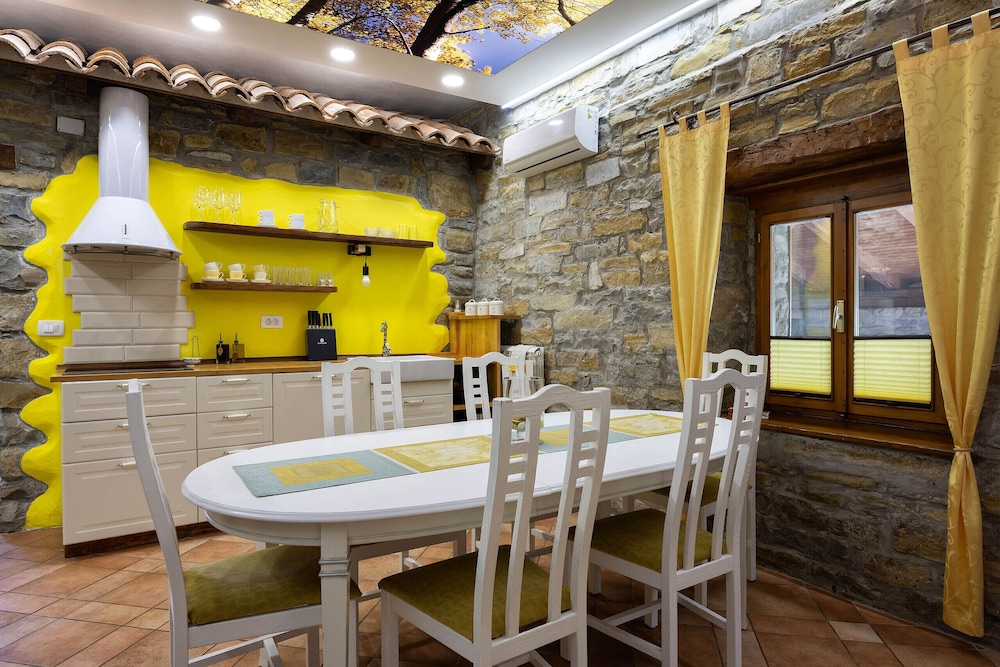 touristfarm apartments red fairytale