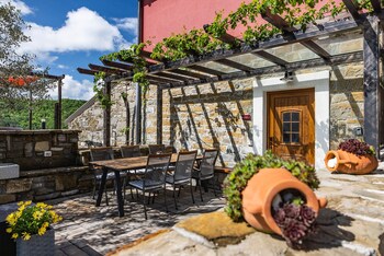 touristfarm apartments red fairytale