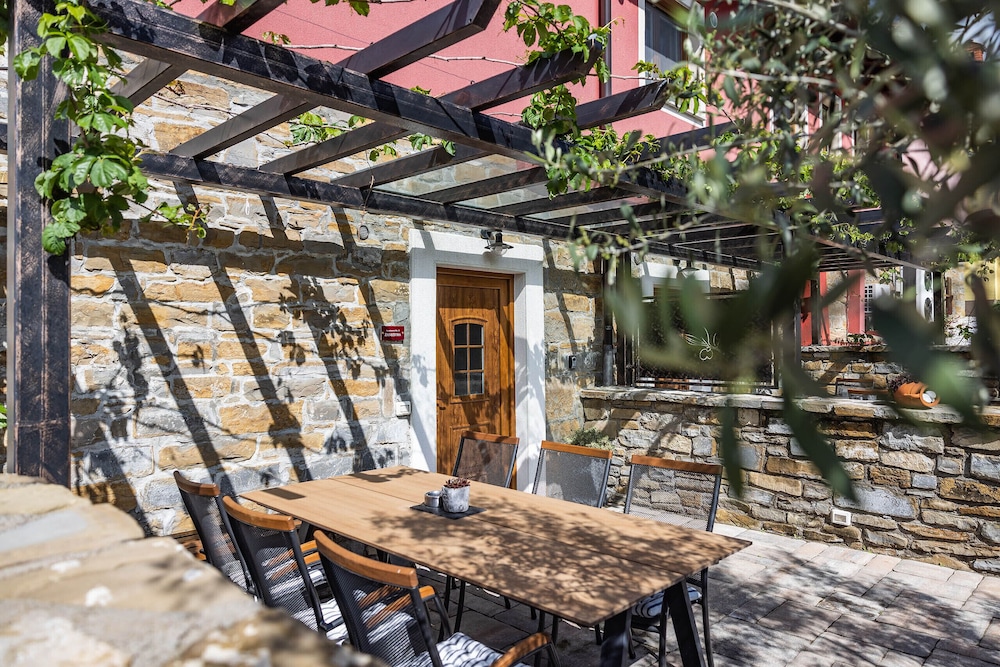 touristfarm apartments red fairytale