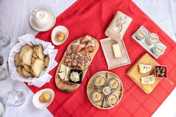 touristfarm apartments red fairytale