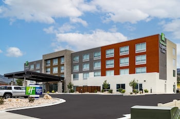 holiday inn express and suites nephi an ihg hotel