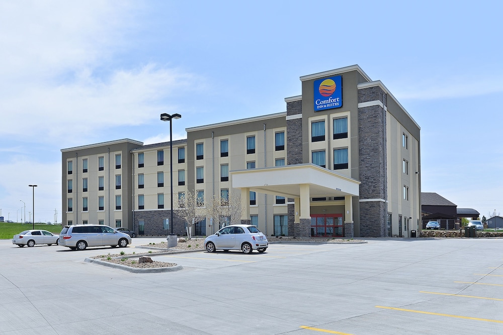 comfort inn and suites avera southwest