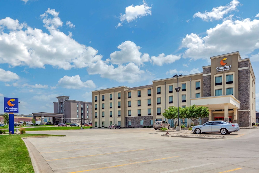 comfort inn and suites avera southwest