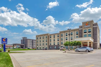 comfort inn and suites avera southwest