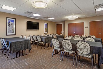 comfort inn and suites avera southwest