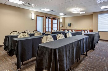 comfort inn and suites avera southwest