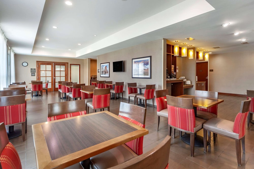 comfort inn and suites avera southwest