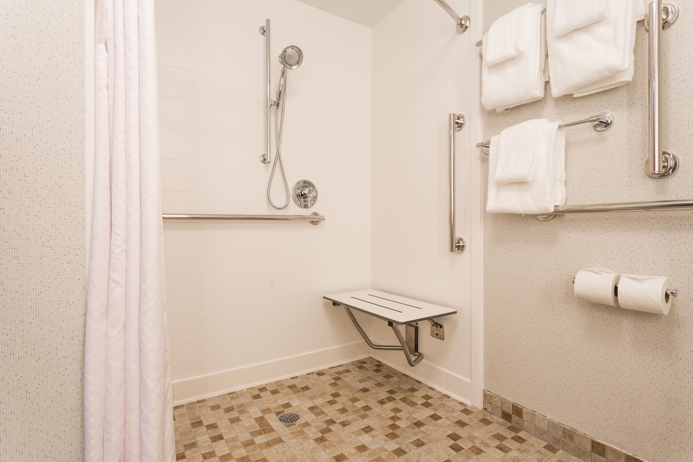 holiday inn express and suites goldsboro base area