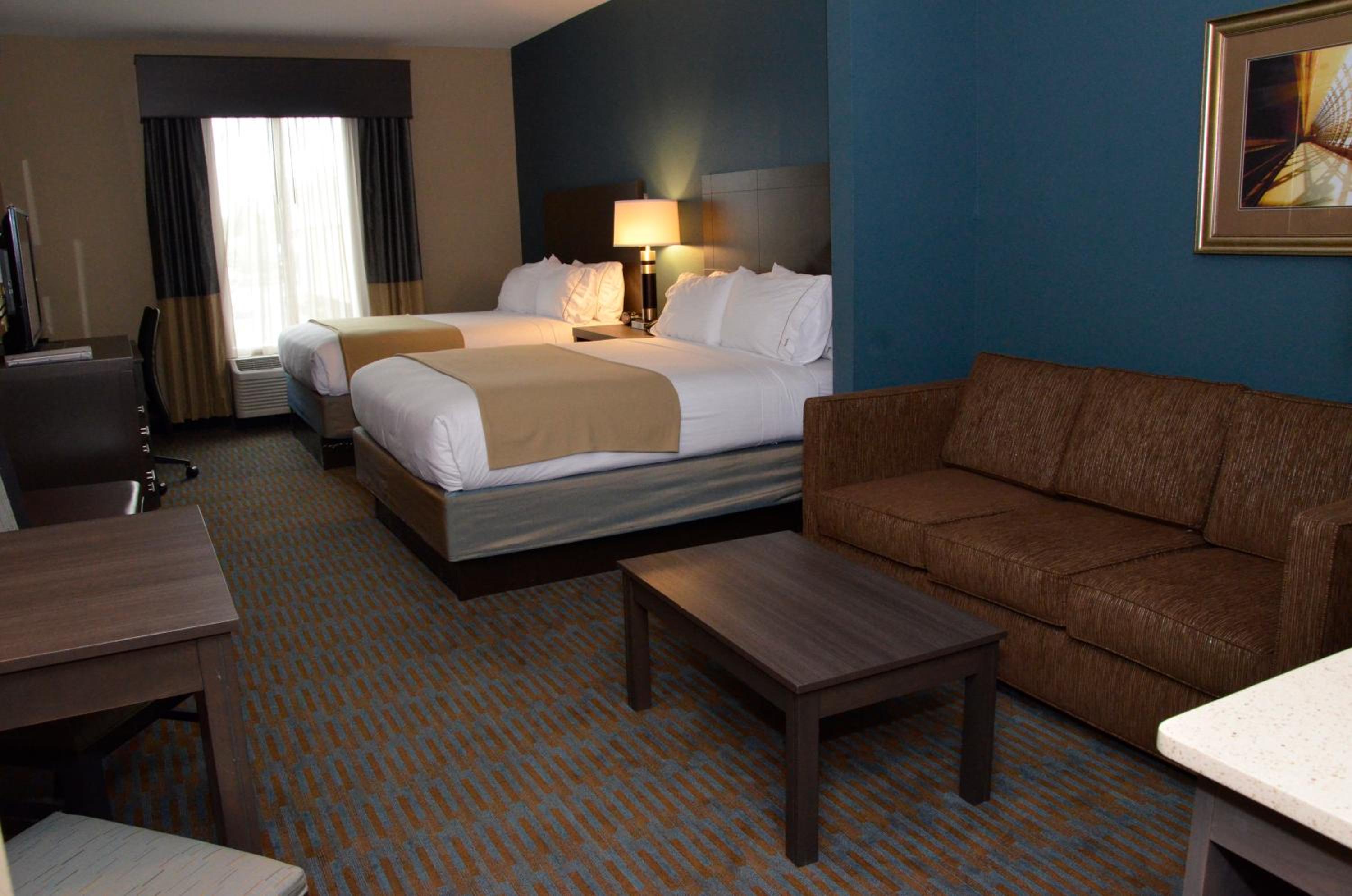 holiday inn express and suites goldsboro base area