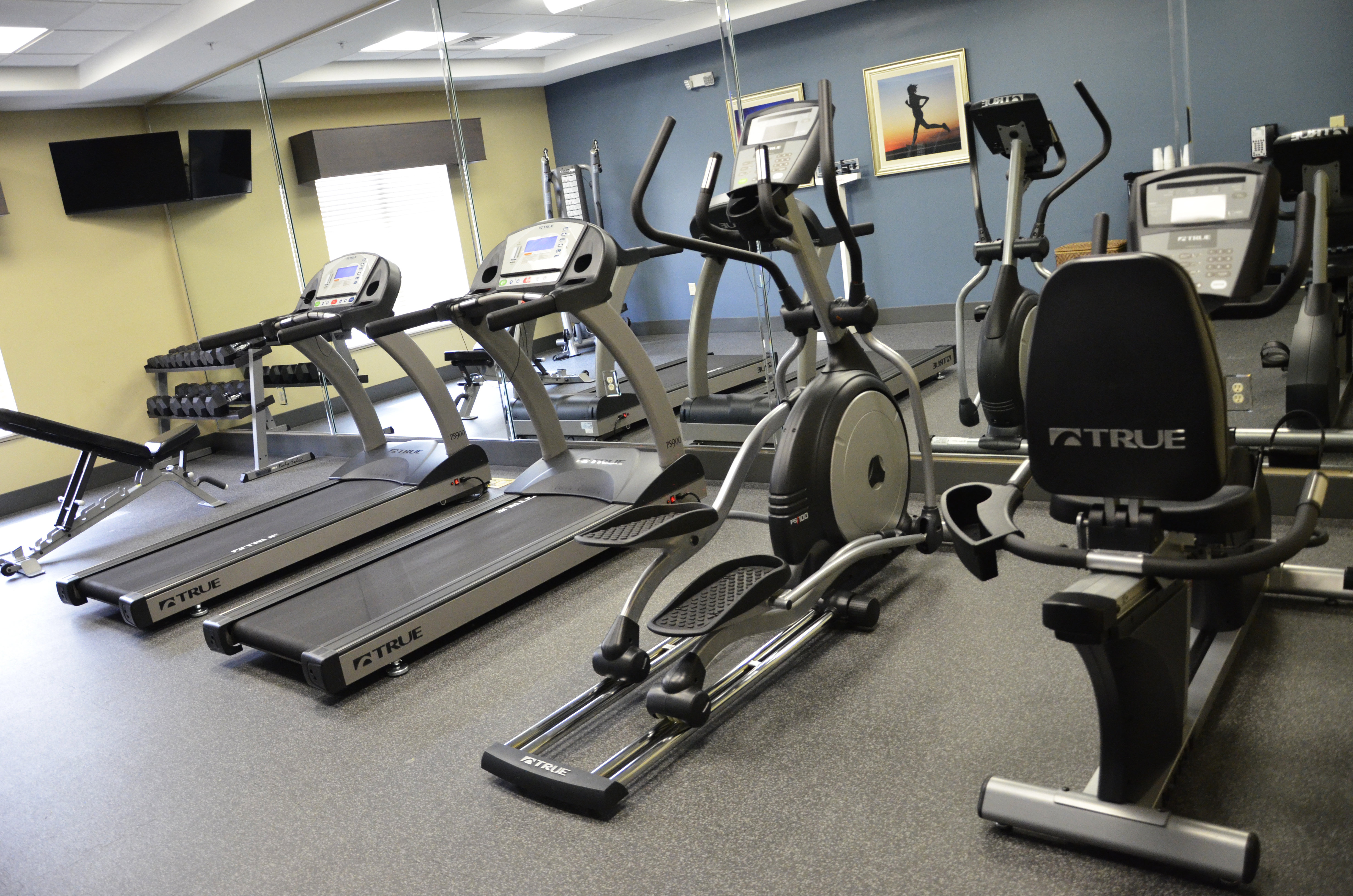 holiday inn express and suites goldsboro base area