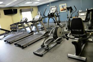 holiday inn express and suites goldsboro base area