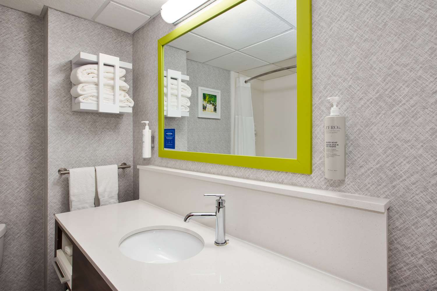 hampton inn and suites cleveland airport middleburg heights