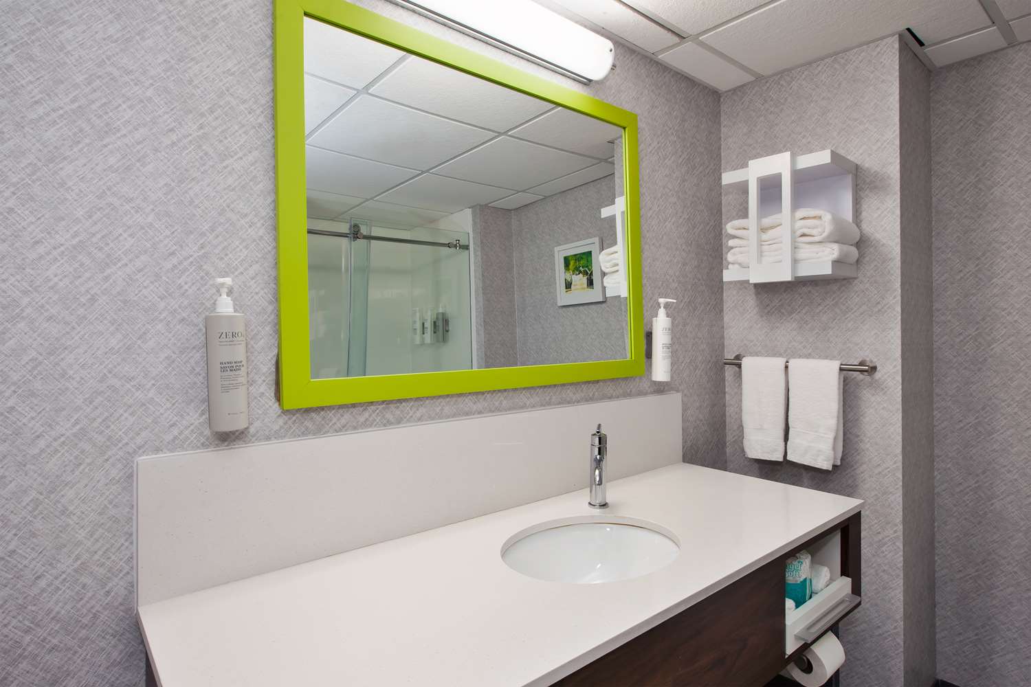 hampton inn and suites cleveland airport middleburg heights