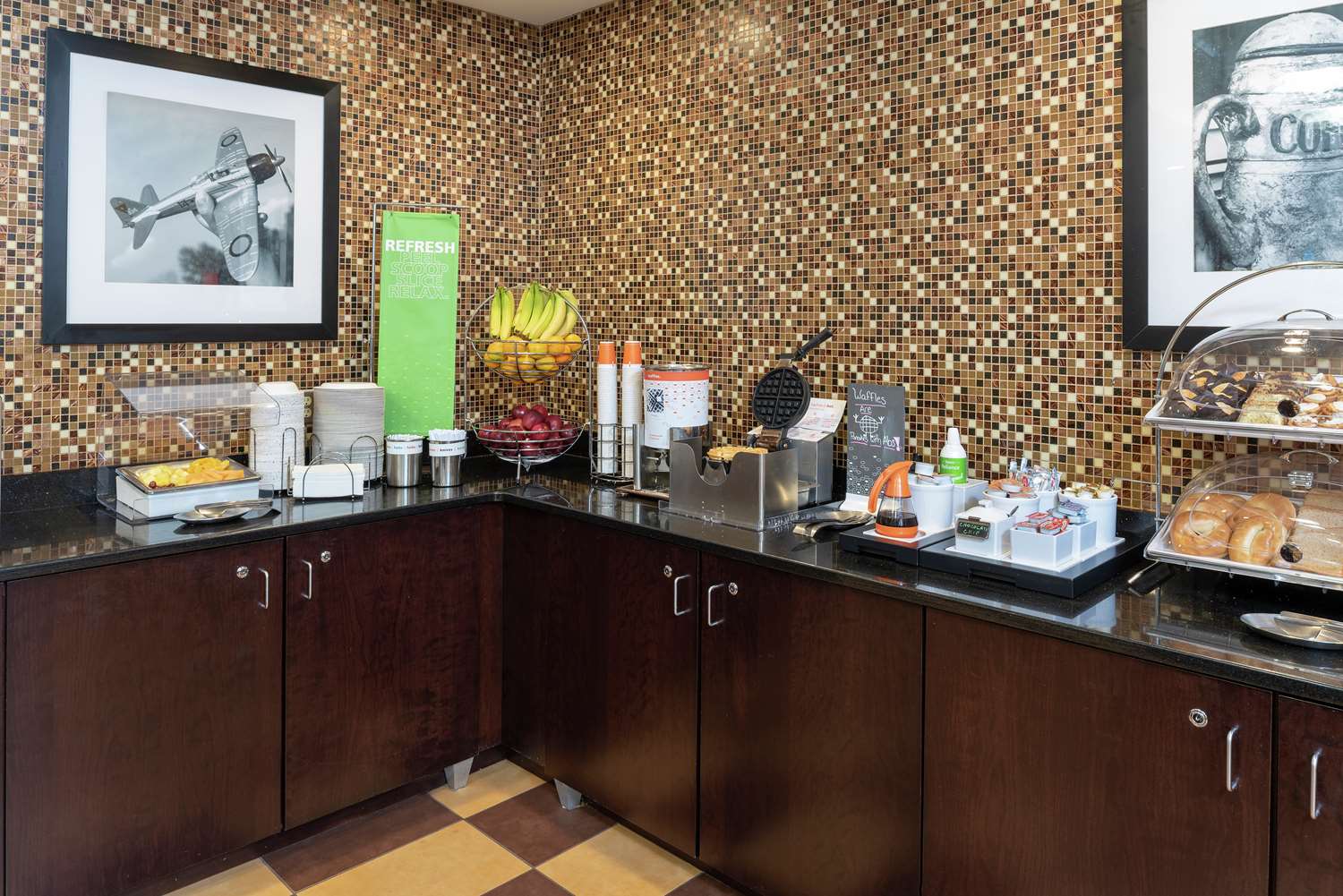 hampton inn and suites cleveland airport middleburg heights