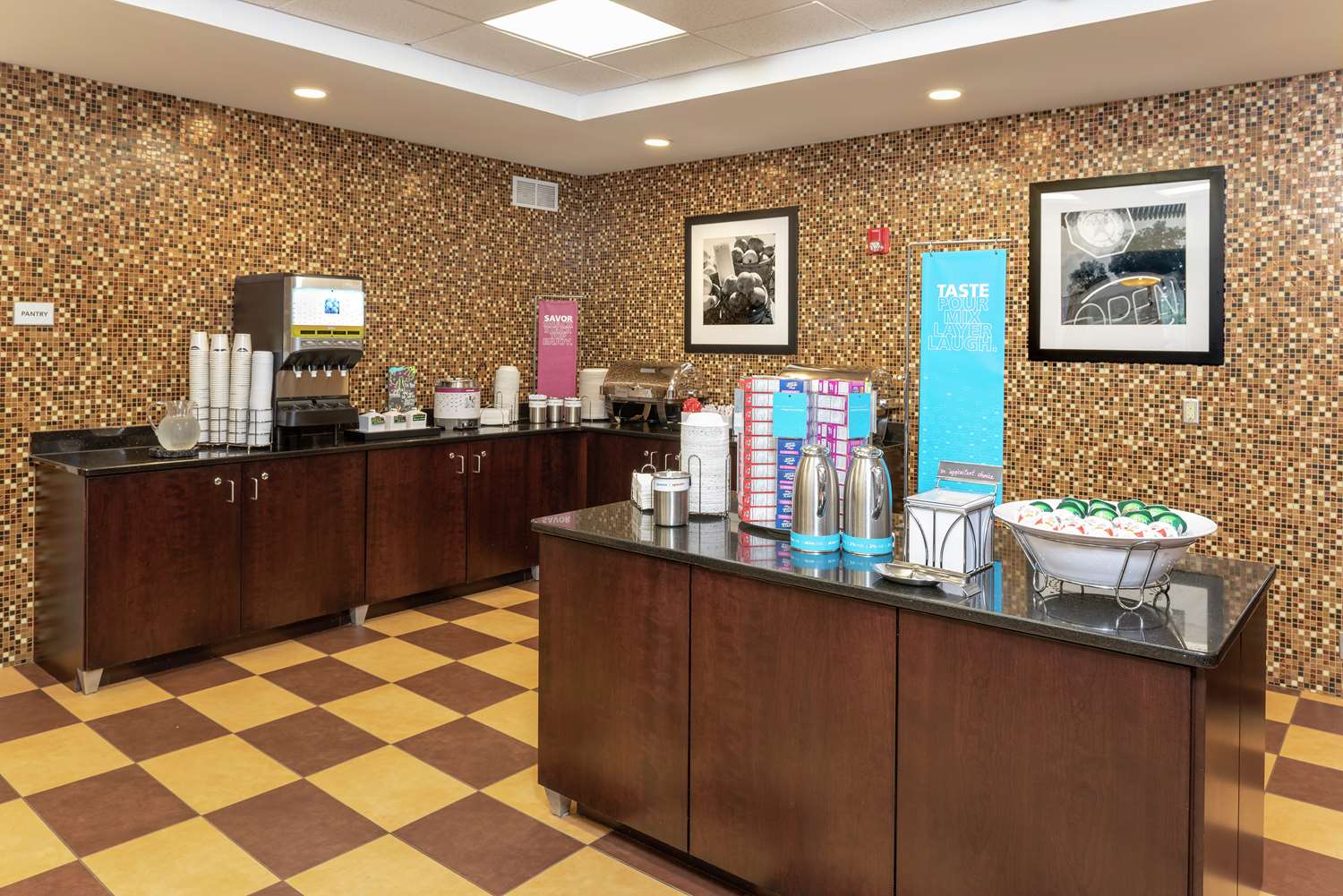 hampton inn and suites cleveland airport middleburg heights