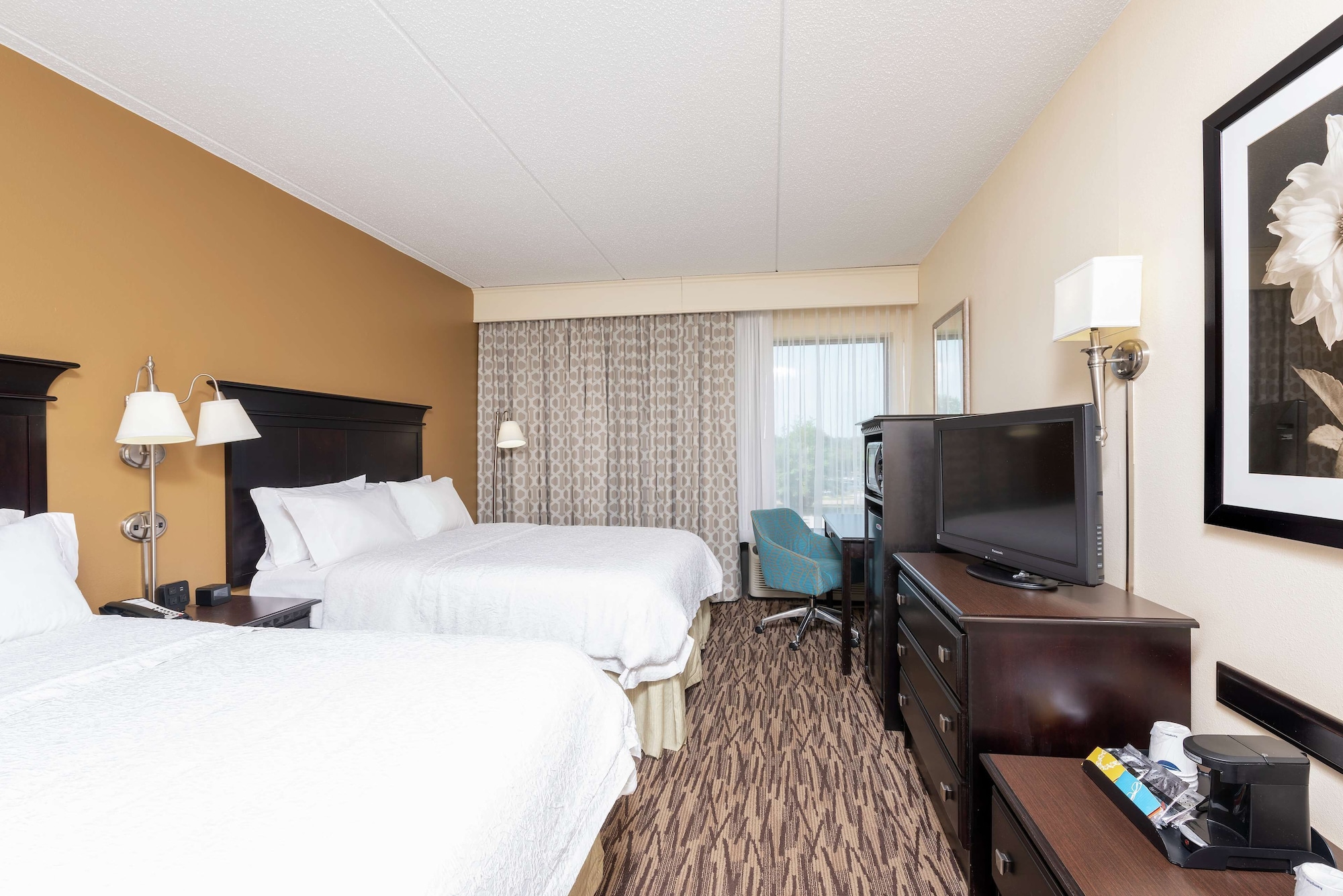 hampton inn and suites cleveland airport middleburg heights