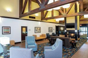 hampton inn and suites cleveland airport middleburg heights