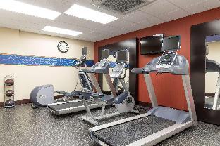 hampton inn and suites cleveland airport middleburg heights
