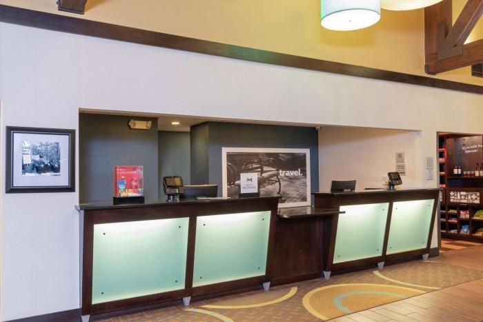 hampton inn and suites cleveland airport middleburg heights