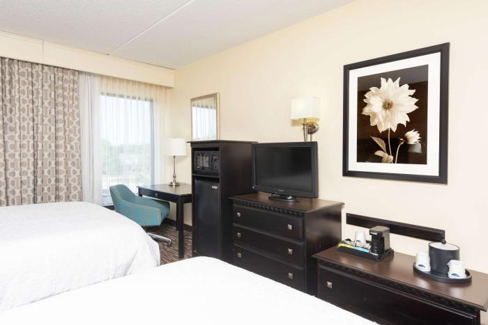 hampton inn and suites cleveland airport middleburg heights