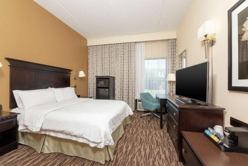 hampton inn and suites cleveland airport middleburg heights