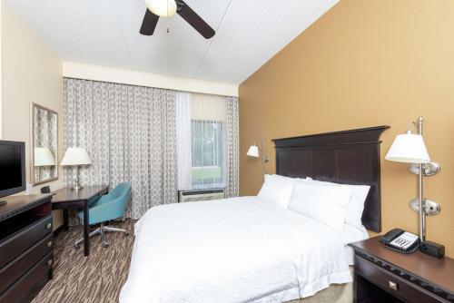 hampton inn and suites cleveland airport middleburg heights