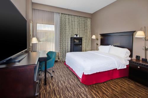 hampton inn and suites cleveland airport middleburg heights
