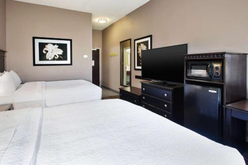 hampton inn and suites cleveland airport middleburg heights