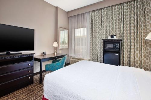 hampton inn and suites cleveland airport middleburg heights