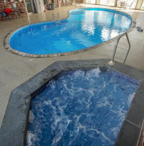 Courtyard Resort,Near Cape Cod Baseball Hall Of Fame,2 star