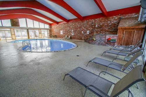 Courtyard Resort,Near Cape Cod Baseball Hall Of Fame,2 star