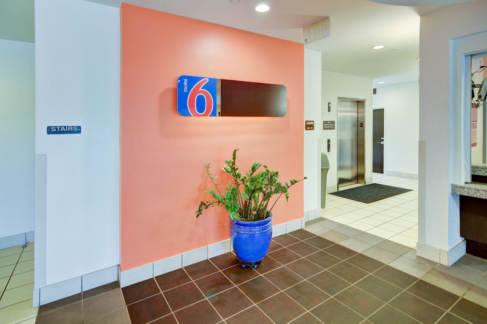 motel 6 roanoke tx northlake speedway