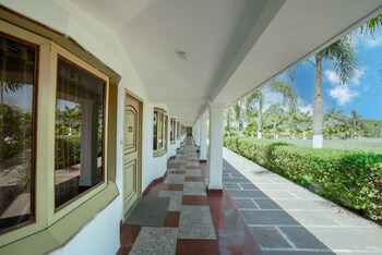 Rupis Resort Near Udaipur Airport,Udaipur>>Dabok,3 star